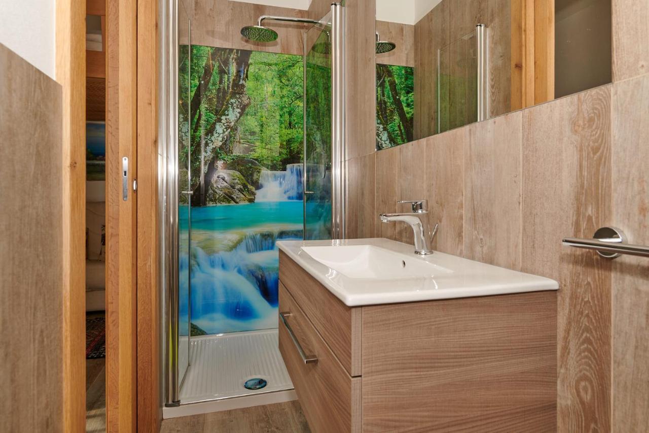 Front Lake Studio With Loft Bed And Pool Bardolino Buitenkant foto