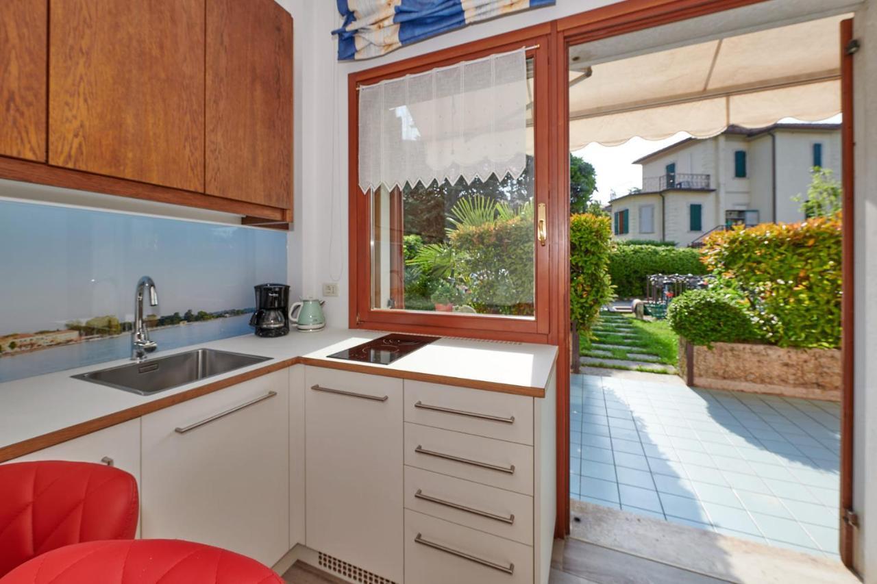 Front Lake Studio With Loft Bed And Pool Bardolino Buitenkant foto