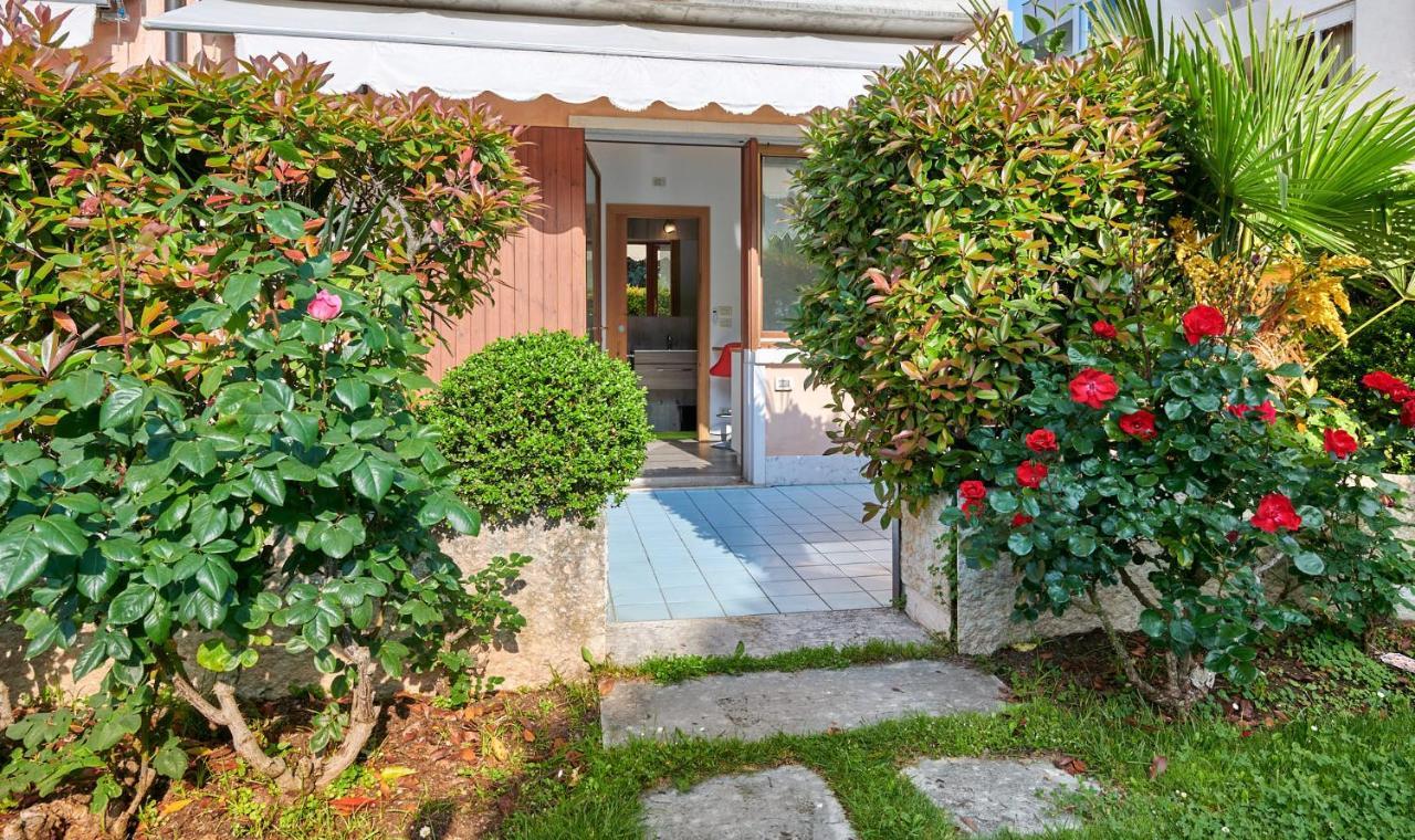 Front Lake Studio With Loft Bed And Pool Bardolino Buitenkant foto