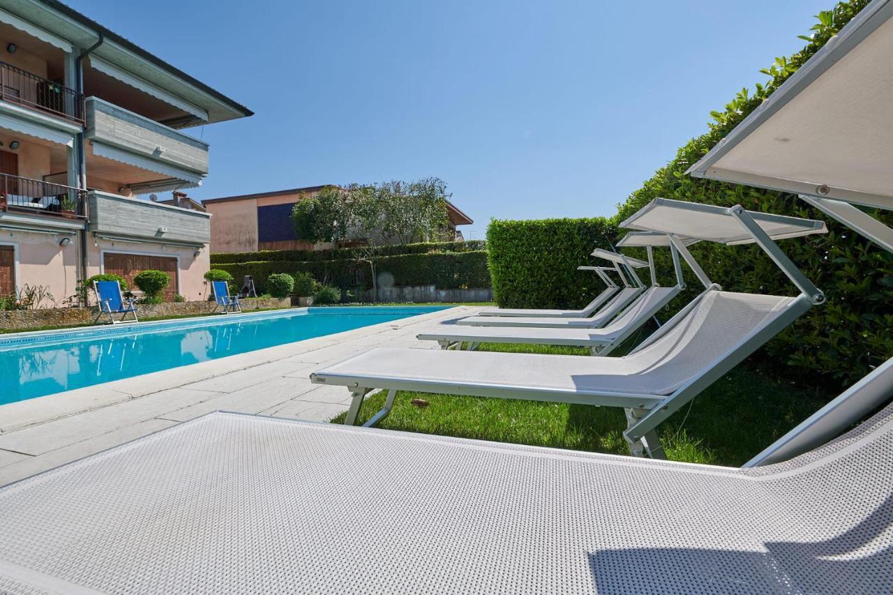 Front Lake Studio With Loft Bed And Pool Bardolino Buitenkant foto