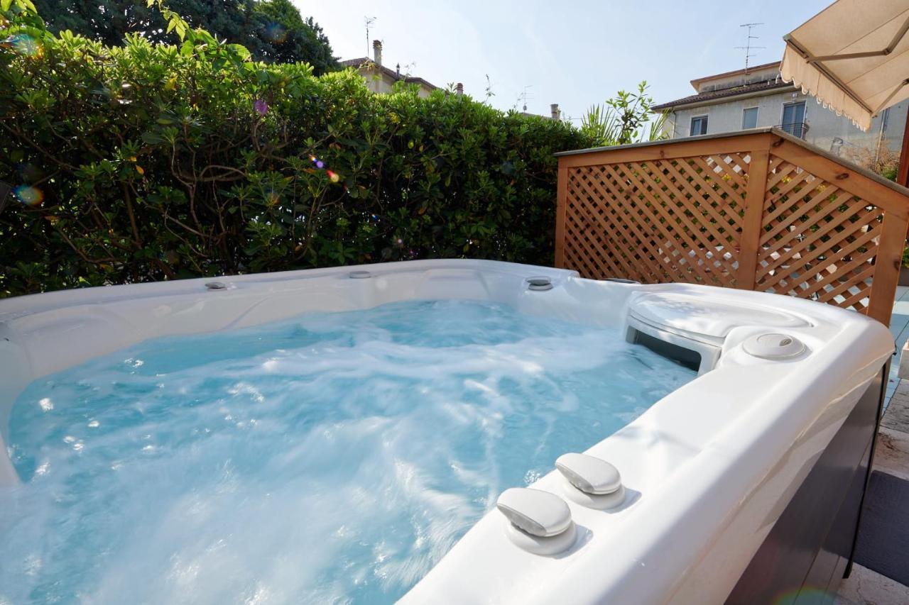 Front Lake Studio With Loft Bed And Pool Bardolino Buitenkant foto