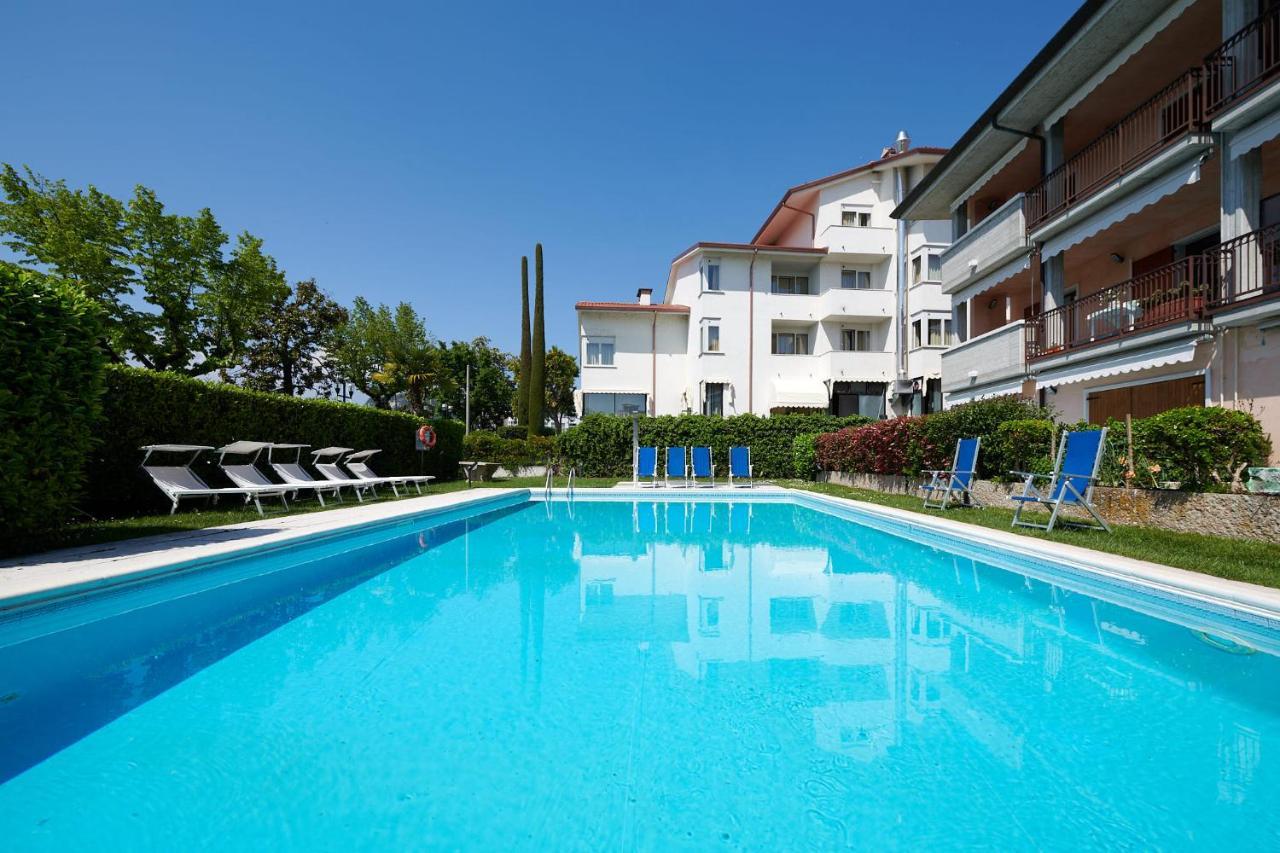 Front Lake Studio With Loft Bed And Pool Bardolino Buitenkant foto