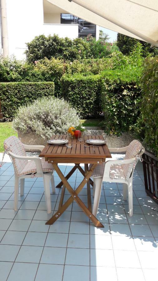Front Lake Studio With Loft Bed And Pool Bardolino Buitenkant foto